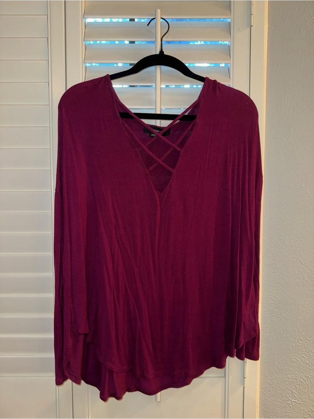 Cute maroon top from Forever 21! It is very soft, light, and cute! - Picture 1 of 5